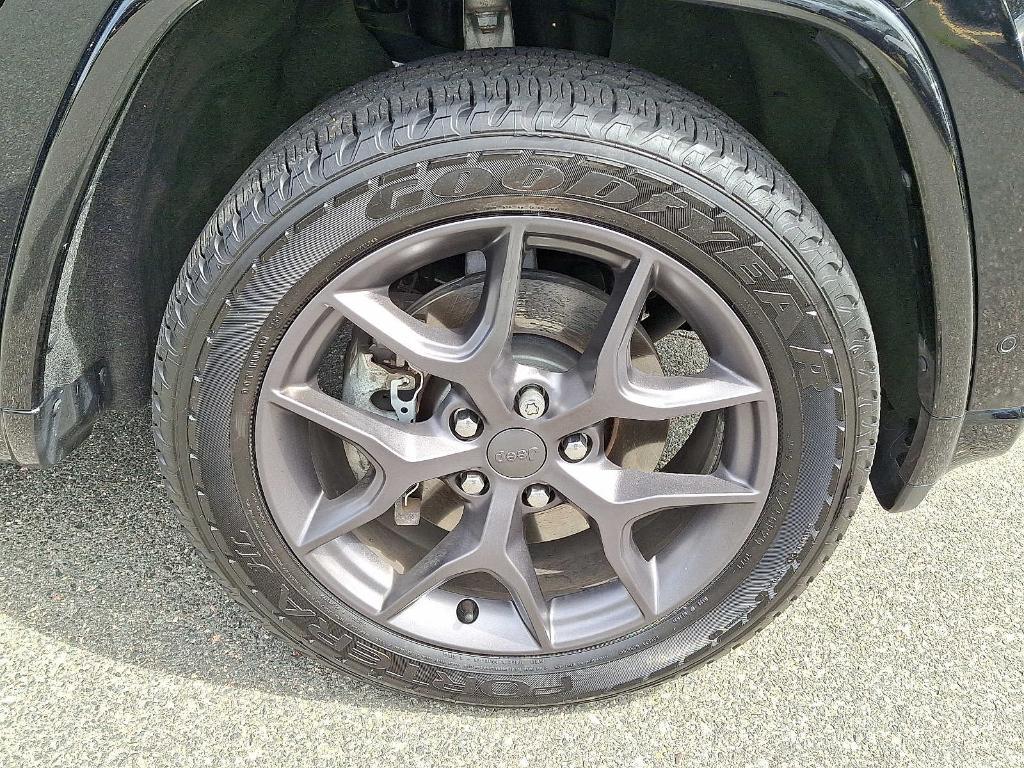 used 2021 Jeep Grand Cherokee car, priced at $25,884