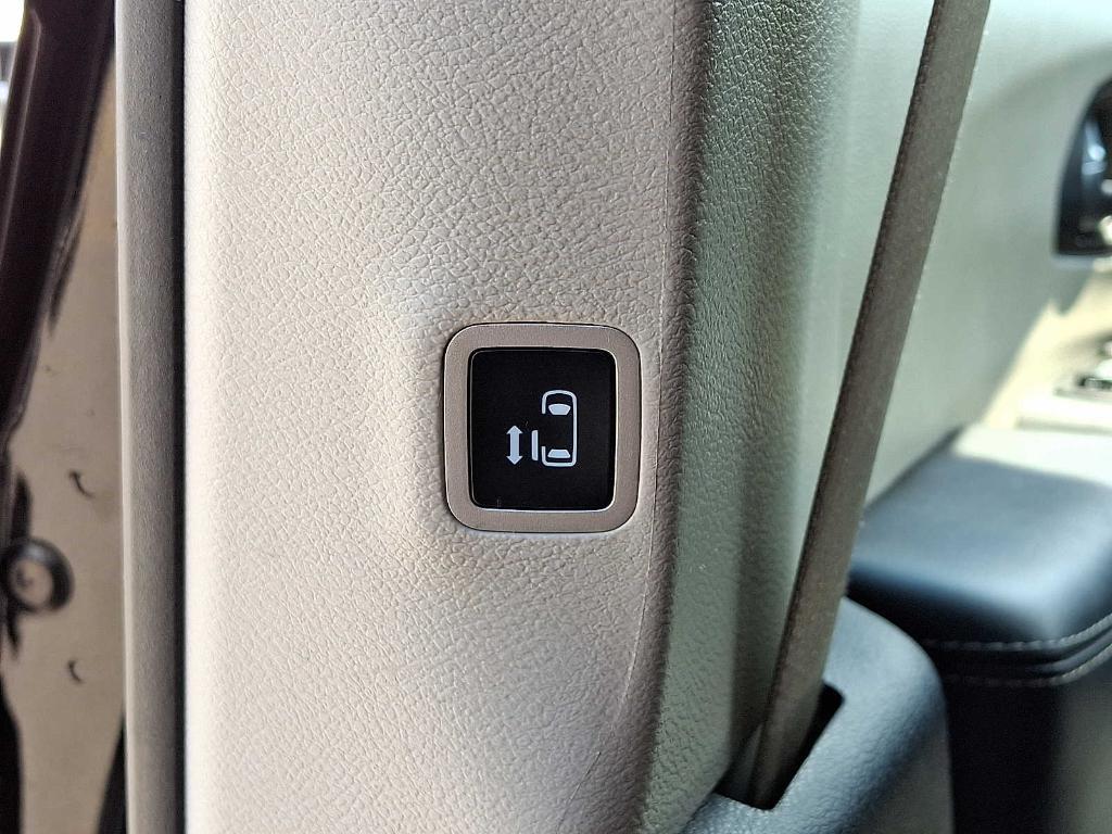 used 2023 Chrysler Pacifica car, priced at $24,278