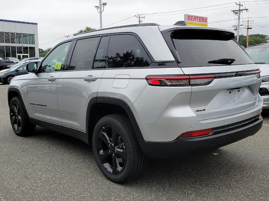 new 2024 Jeep Grand Cherokee car, priced at $43,170