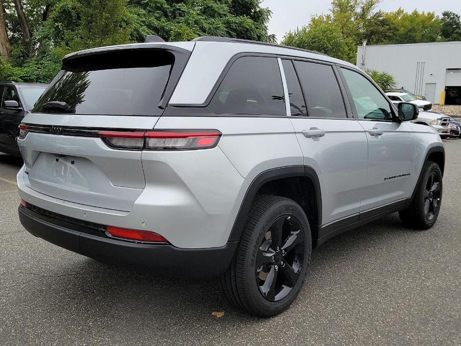 new 2024 Jeep Grand Cherokee car, priced at $43,170