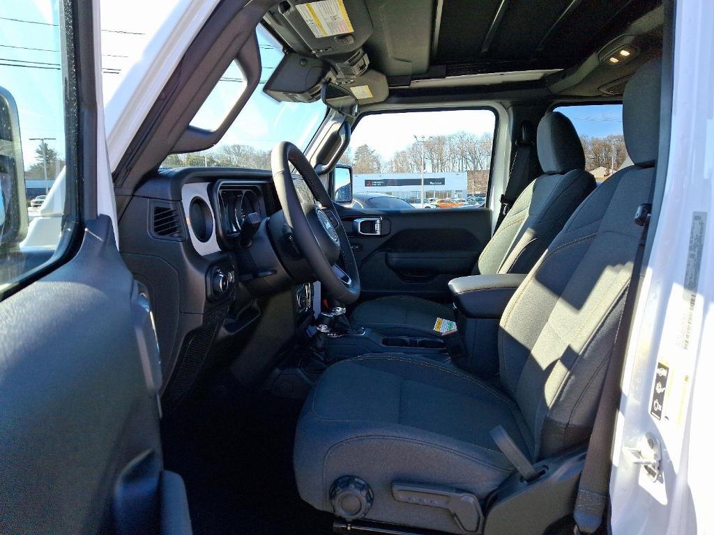 new 2025 Jeep Wrangler car, priced at $52,550