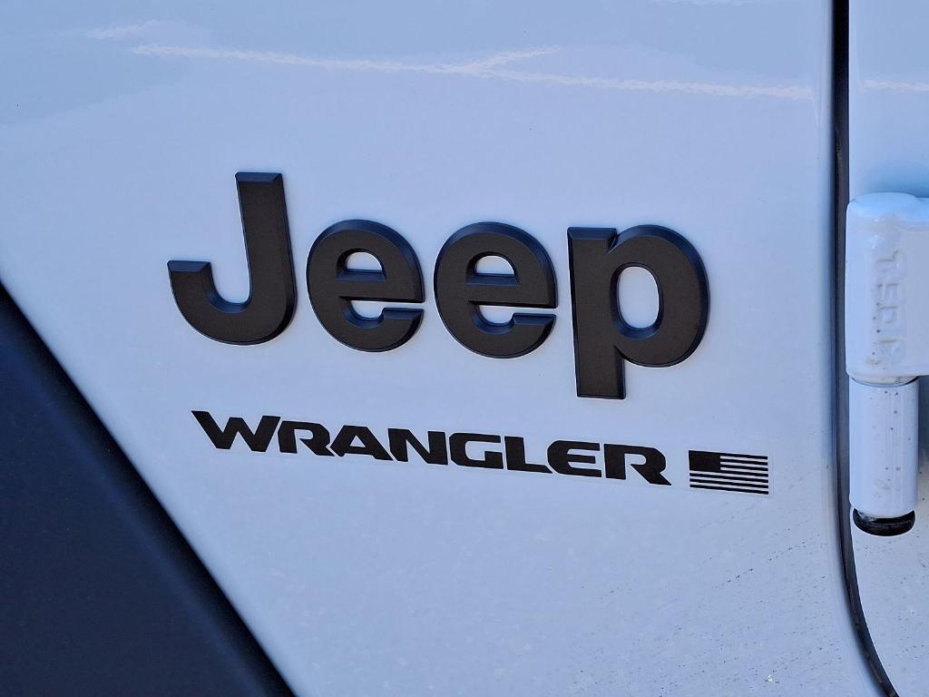 new 2025 Jeep Wrangler car, priced at $52,550