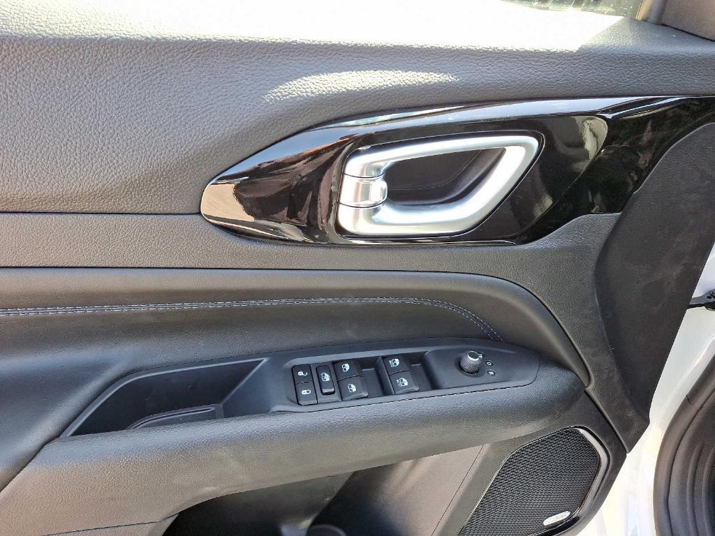 new 2025 Jeep Compass car, priced at $33,835
