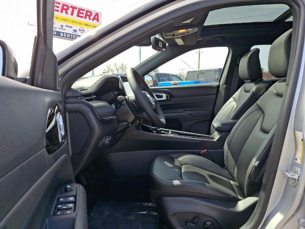 new 2025 Jeep Compass car, priced at $34,430