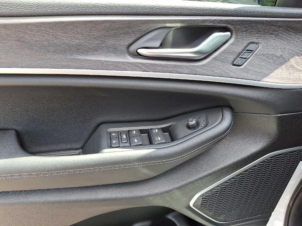 new 2025 Jeep Grand Cherokee car