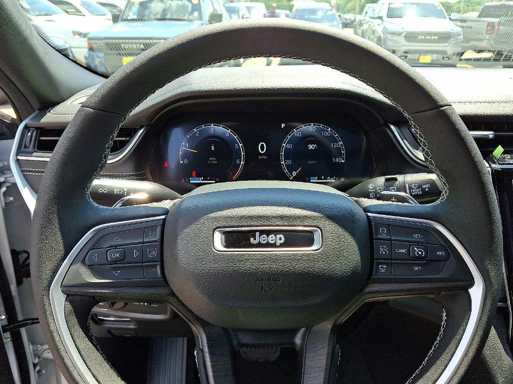 new 2025 Jeep Grand Cherokee car