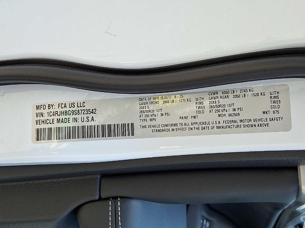 new 2025 Jeep Grand Cherokee car