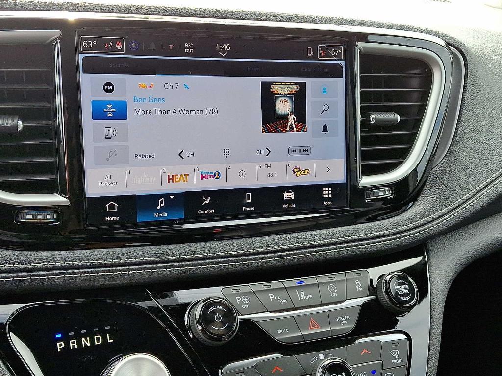 new 2025 Chrysler Pacifica car, priced at $43,966