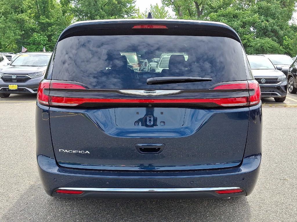 new 2025 Chrysler Pacifica car, priced at $43,966