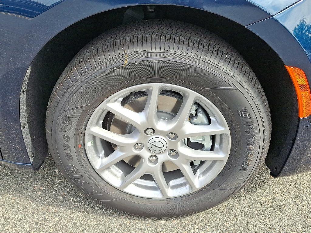 new 2025 Chrysler Pacifica car, priced at $43,966