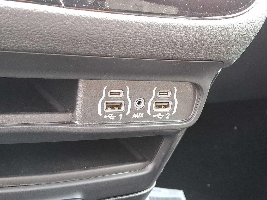 new 2025 Chrysler Pacifica car, priced at $43,966