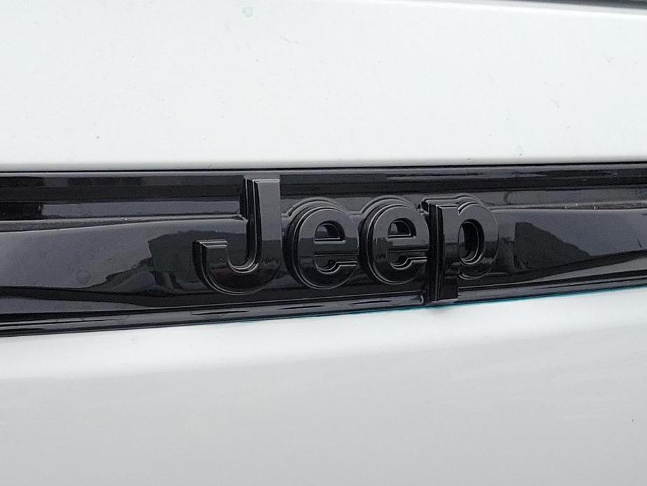 new 2024 Jeep Grand Cherokee car, priced at $42,575