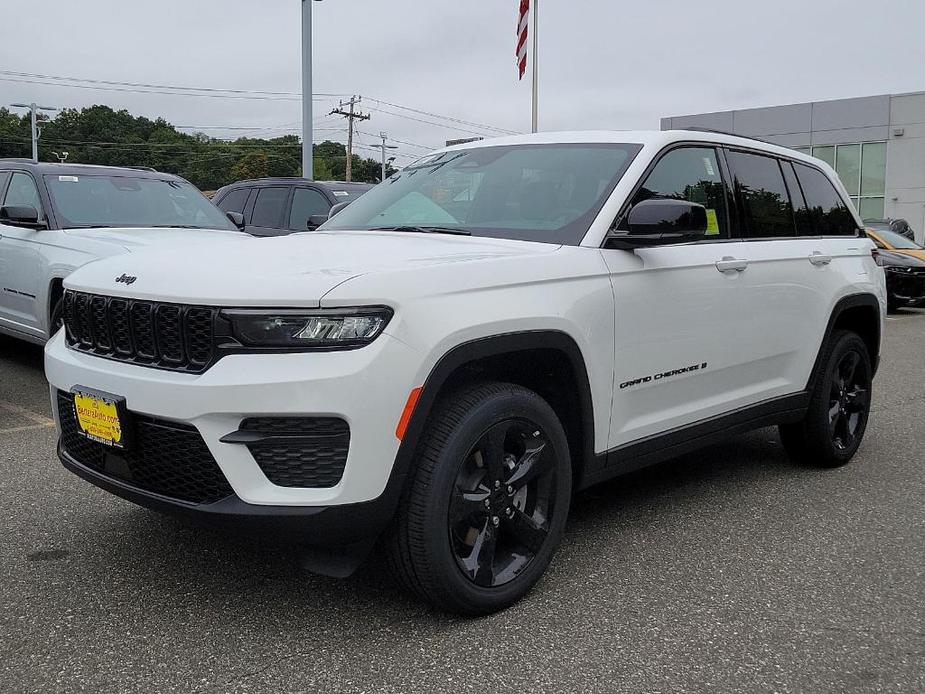 new 2024 Jeep Grand Cherokee car, priced at $42,575