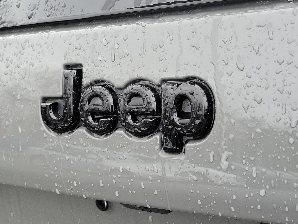 new 2023 Jeep Cherokee car, priced at $35,125