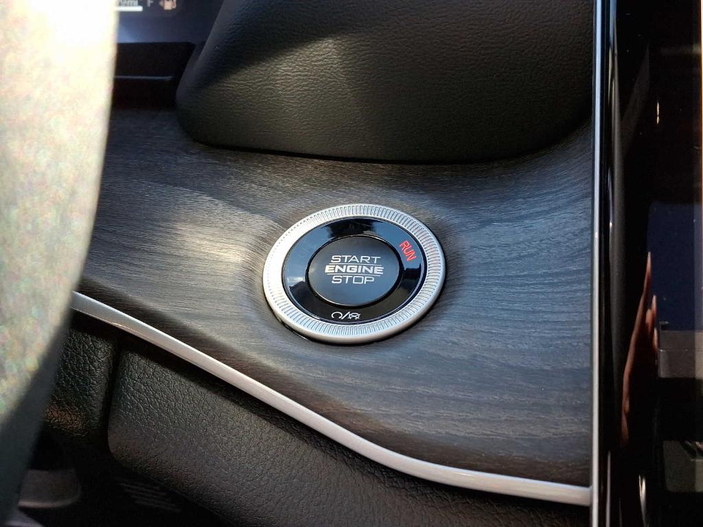 new 2025 Jeep Grand Cherokee car, priced at $49,430