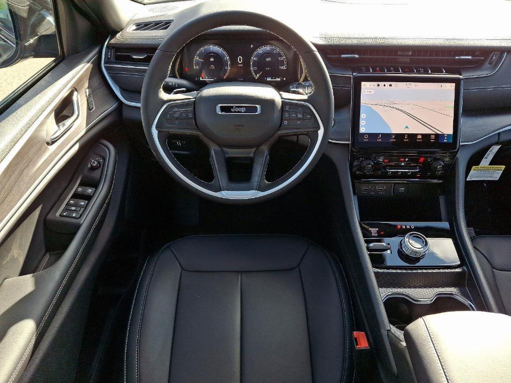 new 2025 Jeep Grand Cherokee car, priced at $50,884
