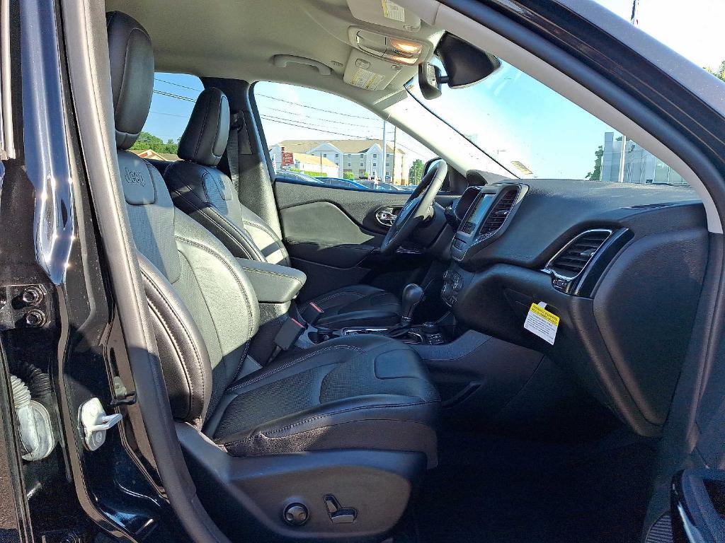 used 2023 Jeep Cherokee car, priced at $24,956