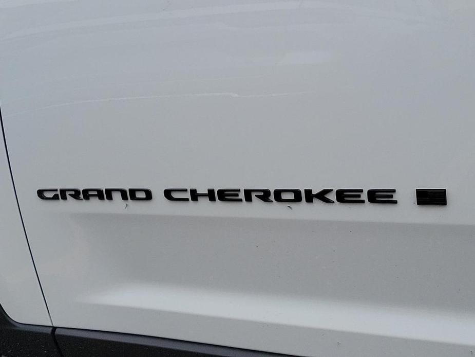 new 2024 Jeep Grand Cherokee car, priced at $43,575