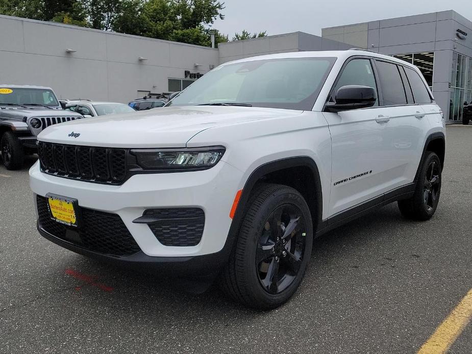 new 2024 Jeep Grand Cherokee car, priced at $43,575