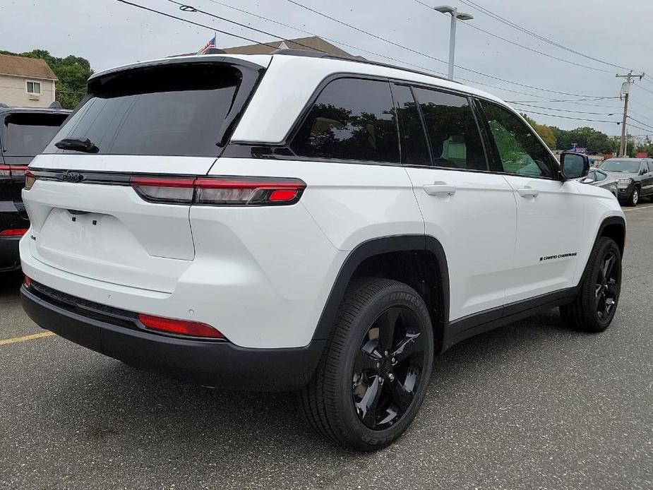 new 2024 Jeep Grand Cherokee car, priced at $43,575