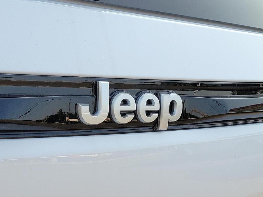 new 2024 Jeep Grand Cherokee car, priced at $41,976