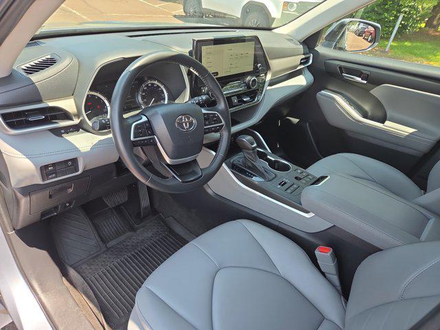 used 2023 Toyota Highlander car, priced at $42,990