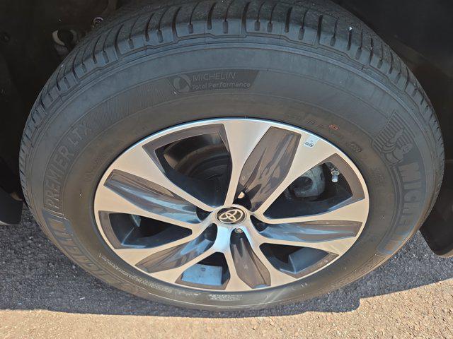 used 2023 Toyota Highlander car, priced at $42,990