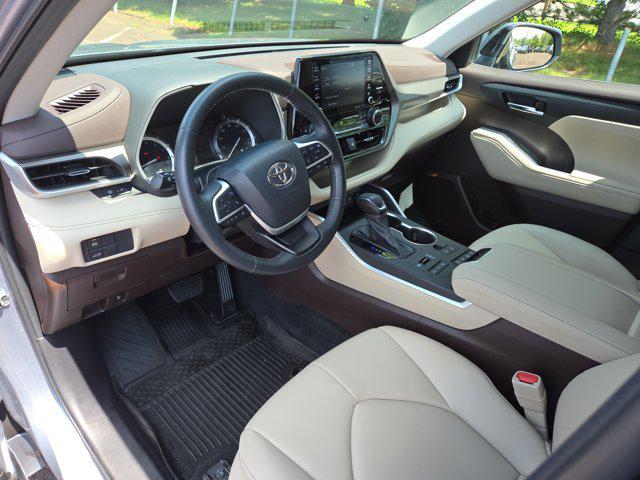 used 2022 Toyota Highlander car, priced at $37,758