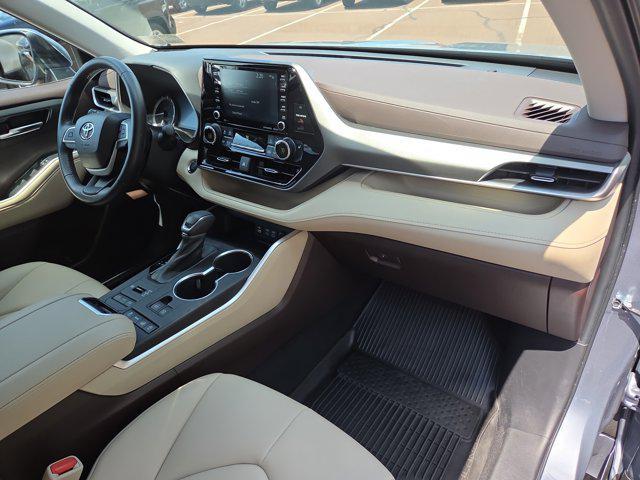 used 2022 Toyota Highlander car, priced at $37,758