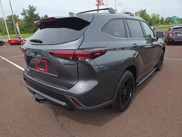 used 2024 Toyota Highlander Hybrid car, priced at $52,000