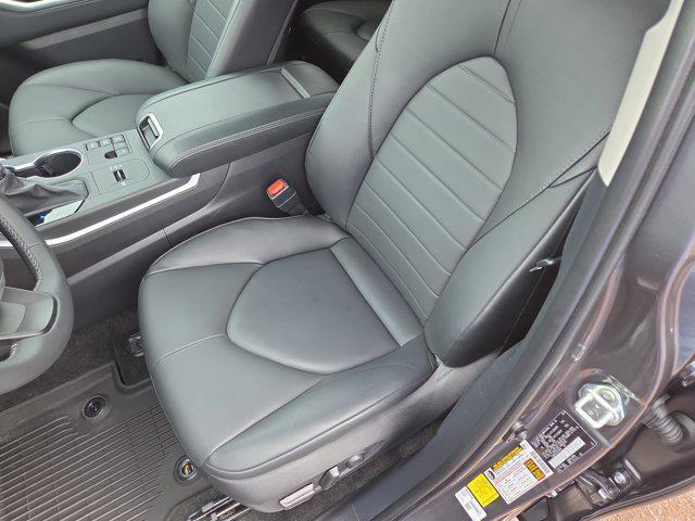 used 2024 Toyota Highlander Hybrid car, priced at $52,000