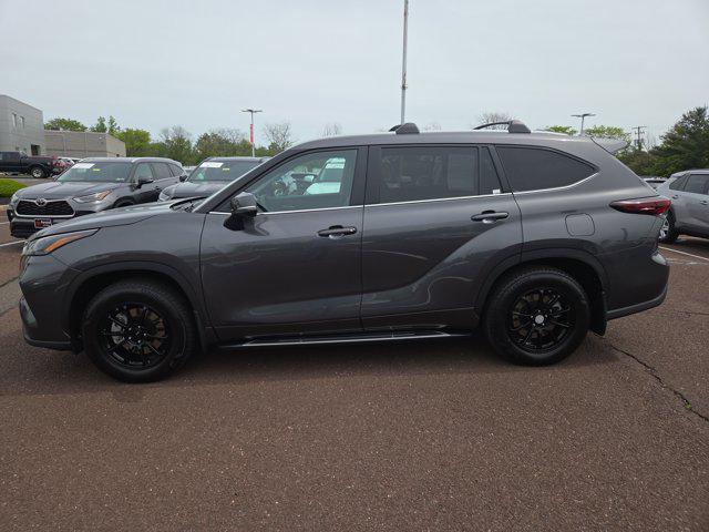 used 2024 Toyota Highlander Hybrid car, priced at $52,000