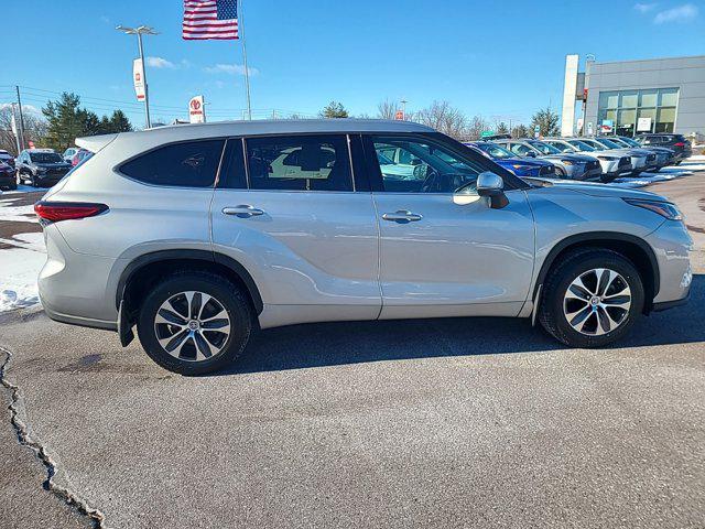 used 2022 Toyota Highlander car, priced at $36,500