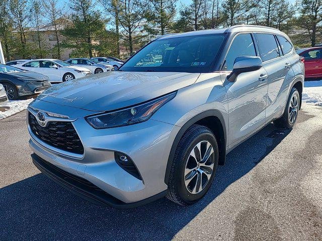 used 2022 Toyota Highlander car, priced at $36,500