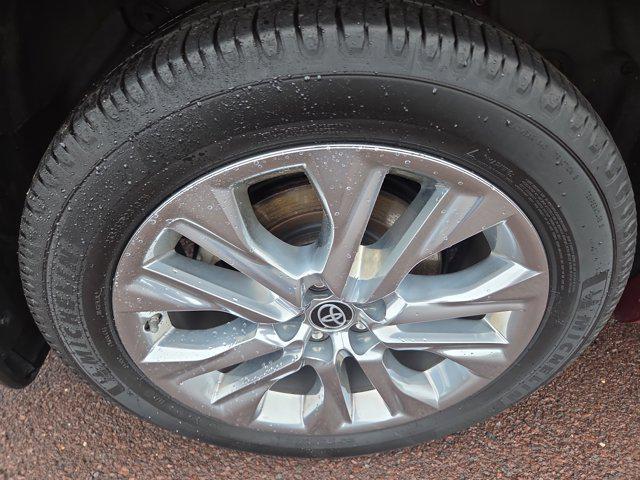 used 2022 Toyota Highlander Hybrid car, priced at $38,500