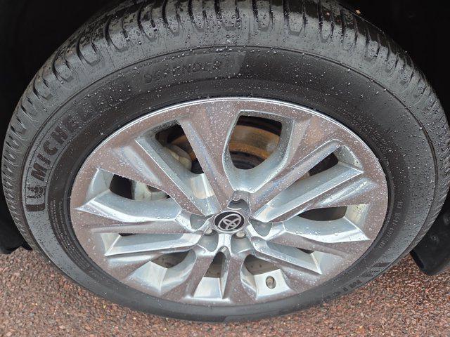 used 2022 Toyota Highlander Hybrid car, priced at $38,500