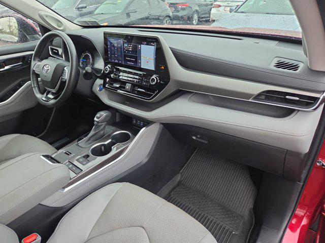 used 2022 Toyota Highlander Hybrid car, priced at $38,500