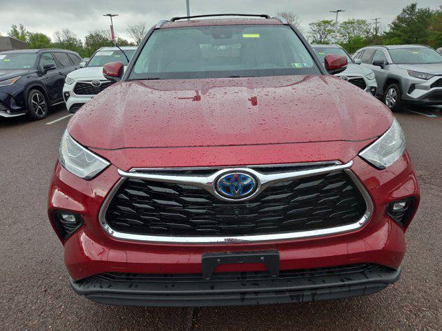 used 2022 Toyota Highlander Hybrid car, priced at $38,500