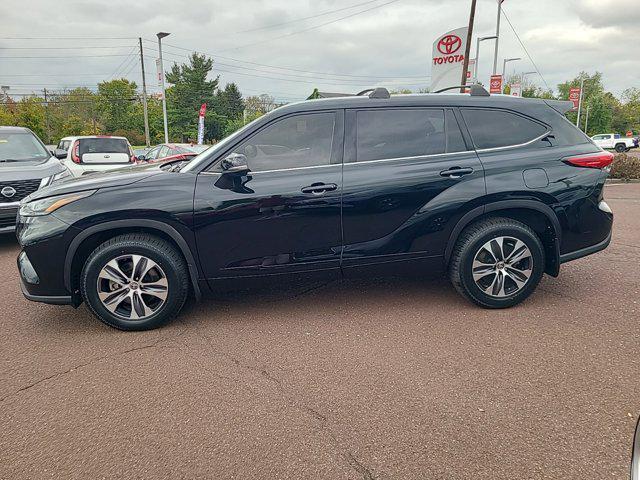 used 2021 Toyota Highlander car, priced at $37,881