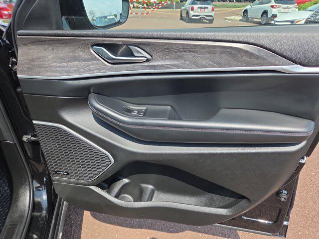 used 2022 Jeep Grand Cherokee car, priced at $33,770