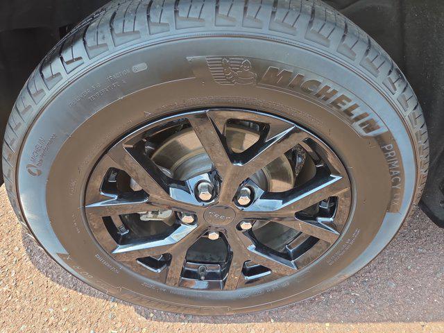 used 2022 Jeep Grand Cherokee car, priced at $33,770