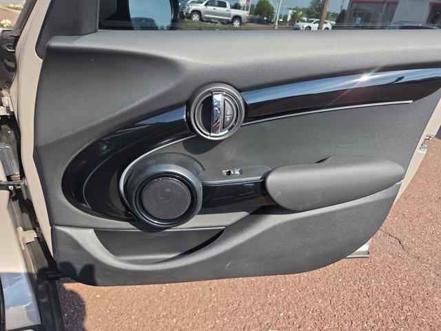 used 2022 MINI Hardtop car, priced at $25,376