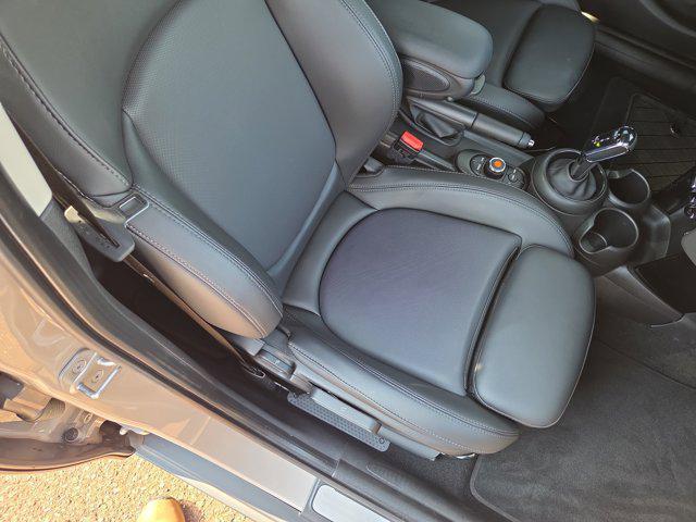 used 2022 MINI Hardtop car, priced at $25,376