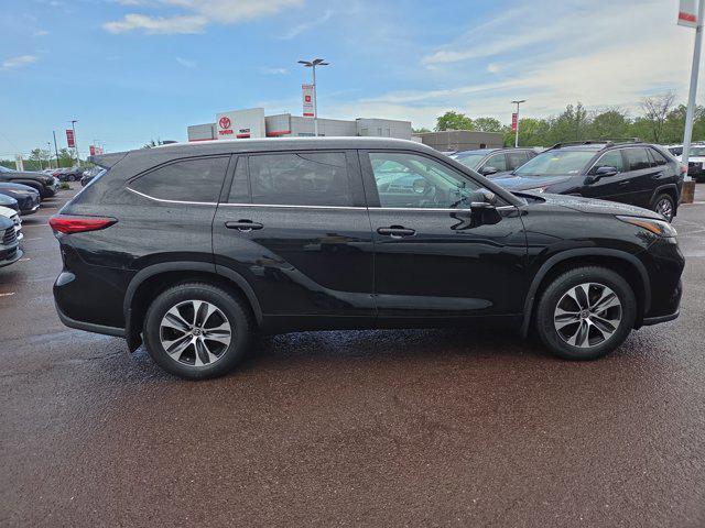 used 2022 Toyota Highlander car, priced at $40,990