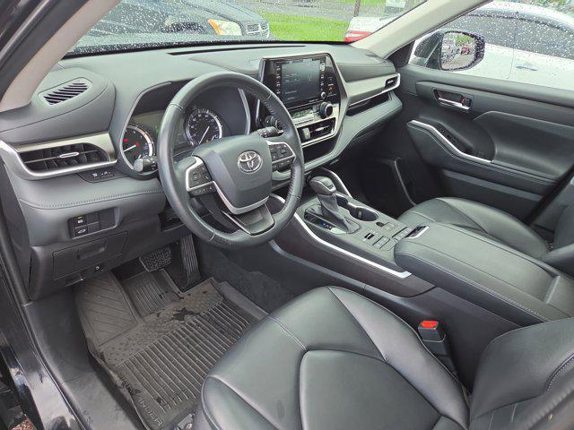 used 2022 Toyota Highlander car, priced at $40,990