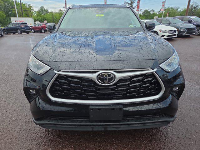used 2022 Toyota Highlander car, priced at $40,990
