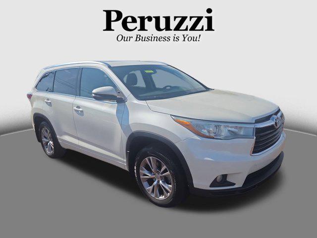 used 2015 Toyota Highlander car, priced at $17,990