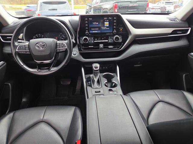 used 2021 Toyota Highlander car, priced at $31,943