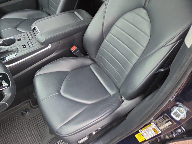 used 2021 Toyota Highlander car, priced at $31,943