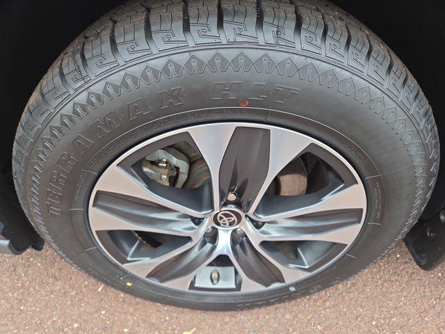 used 2021 Toyota Highlander car, priced at $31,943